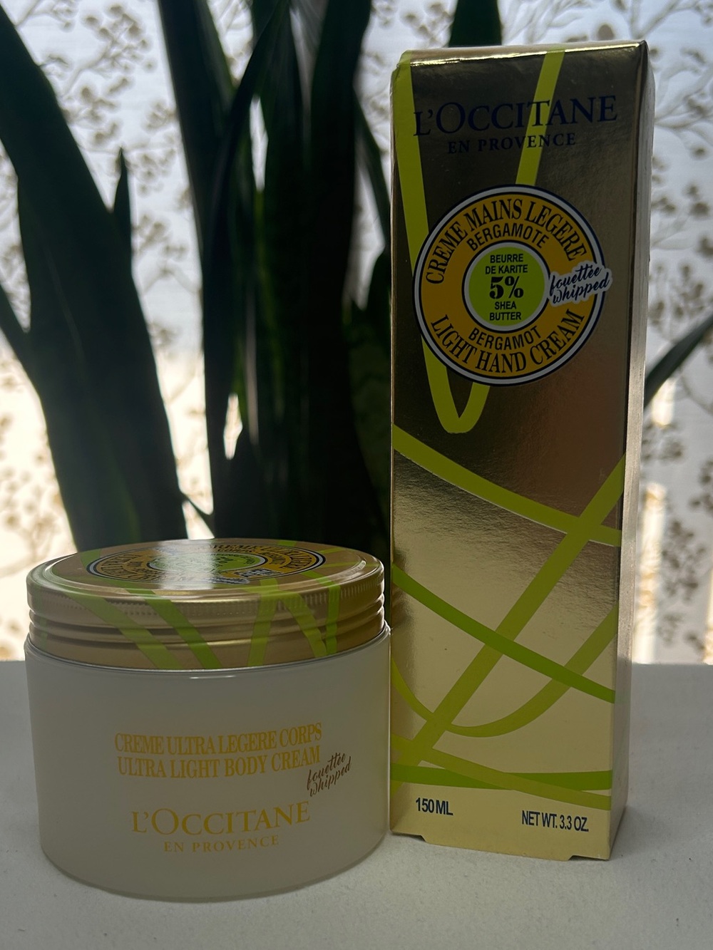 L'OCCITANE Ultra Light Bergamot Body Cream — Gold, Green, White